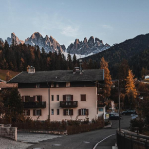 Hotel Fines Funes